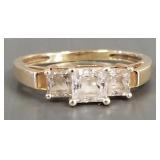14K gold ring set with 3 cz's- 3.3g, size 9