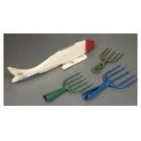 15 1/2' spearing decoys & 3 spear heads