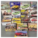 20 asst. 1/25 scale models: cars, hotrods, etc