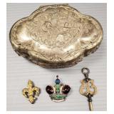 3 pcs vintage jewelry: Trifari crown pin,