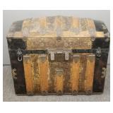 Antique Victorian humpback trunk w/ fitted