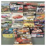 20 asst. 1/25 scale models: cars, hotrods, etc