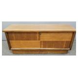 Mid-century Lane walnut cedar chest 20 1/2'T 48'W