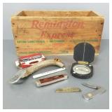 Group knives incl case in ammo crate