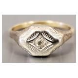 14k gold & diamond ring: 3.9g, size 7