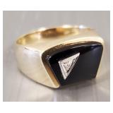 10k gold, onyx & diamond ring: 6.2g, size 10