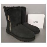 UGG sheepskin boots: size 10- like new