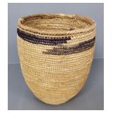 Finely woven Southwest basket w/ interior