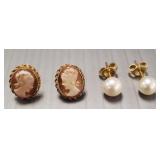 2 pr gold earrings incl 18K pearl 1.5g & 14K