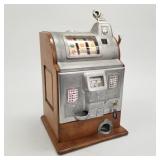 Jennings Rock-Ola 5 cent slot machine with key-