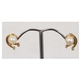 14k gold & 6mm pearl earrings- 1.2g, 3/8'L