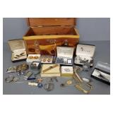 Gp. vintage men's jewelry, cufflinks, etc in cedar