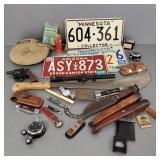 Group incl knives, tension gauges, license plates,