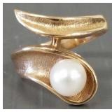 14k gold bypass ring s/w pearl- 5.8g, size 6