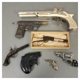 Collection of vintage toy guns incl. Hubley pirate