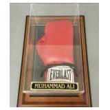 Mohammad Ali signed boxing glove w/