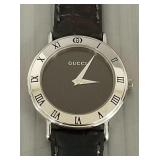 Gucci ladies wristwatch- 3000L, black dial w/ box