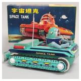 Space Tank Gyro Action battery op toy with box-