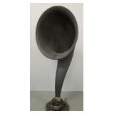 Antique Radiola model UZ-1325 horn speaker-