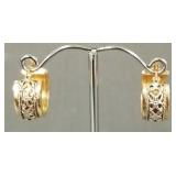 14K two-tone gold filigree earrings- 3.9g; 5/8'