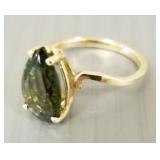 14K gold & pear shaped green stone ring- 3.3g;