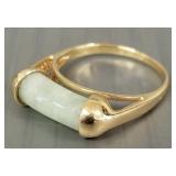 14K gold & jade ring- 3.9g; size 7
