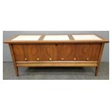 Mid-century Lane cedar chest- lock removed-