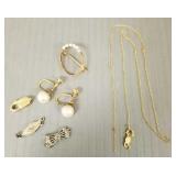 Small Gp asst. gold findings, clasp, broken chain,