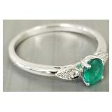 14K white gold ring s/w emerald & tiny diamonds-