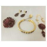 4 pcs vintage Bohemian garnet jewelry: lavalier,