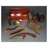 Gp incl fishing floats/ bobbers, fishing hand