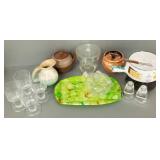 Group vintage kitchen pottery, glassware, etc-