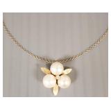 14k gold, pearl & diamond pendant on chain- 3.4g,