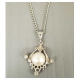 14K white gold pendant on 14K chain s/w tiny