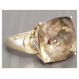 10K gold & light colored stone ring; 4.6g; size 7