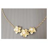 14K gold & pearl flower motif necklace- 2.7g; 18"L