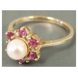 14k gold ring s/w pearl, tiny diamonds &