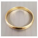 14k gold band- 2.8g, sz 11.5