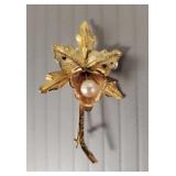 18k gold orchid pin s/w pearl- 3.6g, w/ original