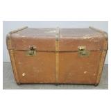 Antique steamer trunk 23"H 35.25"W 22.5"D