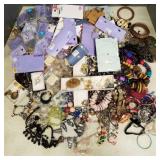 Large gp costume & fashion jewelry- bead necklaces
