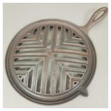 Unusual cast iron stove top broiler/ bacon fryer-