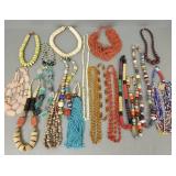 Collection vintage necklaces incl natural stone,