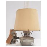 Aladdin caboose lamp with bracket
