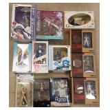 12 Anime figures in boxes