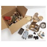 Group including vintage doll furniture, small toys