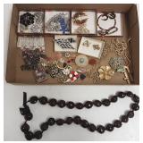 Group vintage, etc. costume jewelry, brooches,