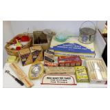 Group of vintage household & kitchen items