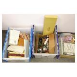 Group vintage shaving items, advertising boxes,