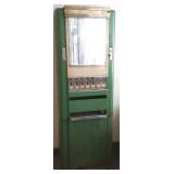 Vintage Dugrenier vending machine (as seen) -